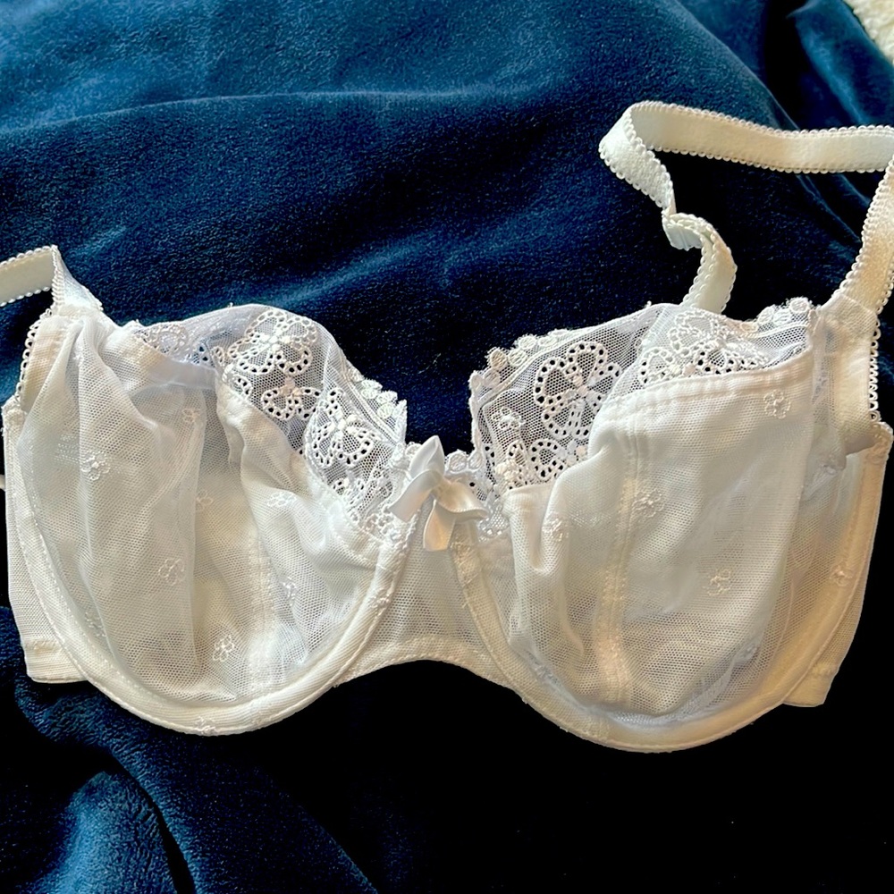 28FF Cleo Lucy bra in white